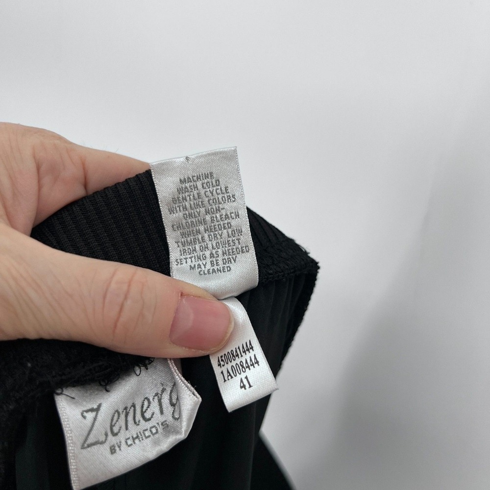 Chicos Zenergy Pull On Zippered Gorpcore Cargo Cropped Active Pant Size 2/MD - Picture 8 of 9